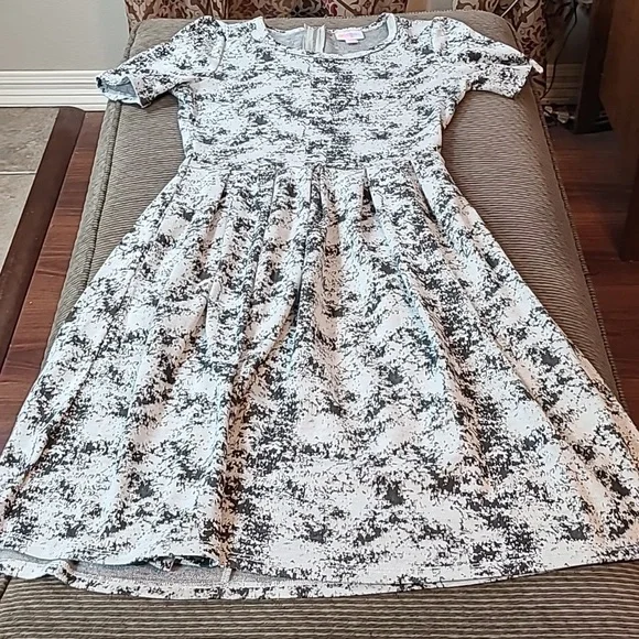 Lula Roe Amelia Dress - Picture 12 of 13